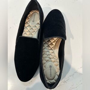 Birdies Women's Black Velvet Loafers.  Perfect condition.  Size 10